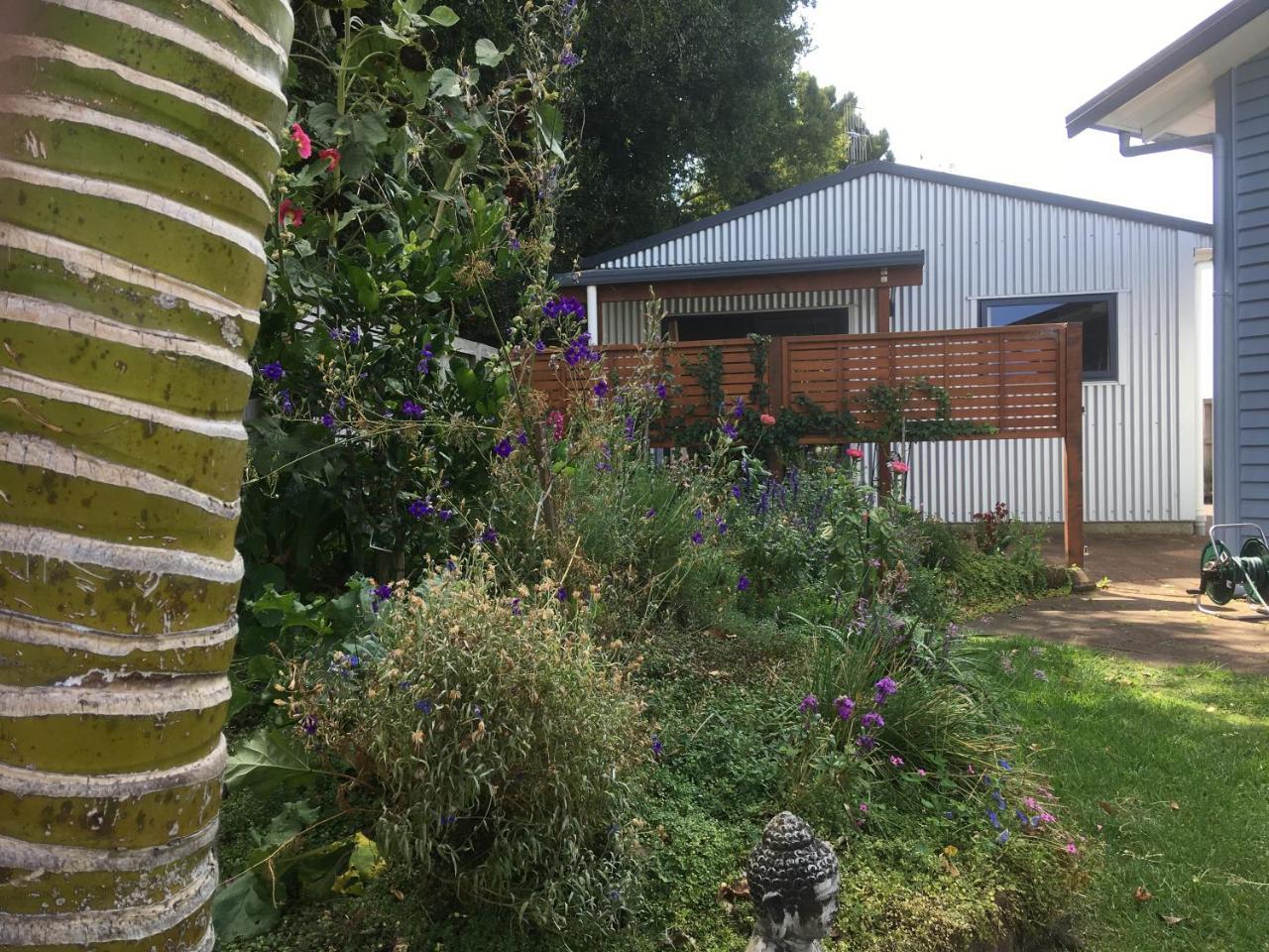 Bungalow On Bell Common Tauranga Exteriör bild